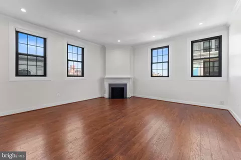 Living - 1 E Chase St #305, Baltimore, MD 21202 photo 6 of 9