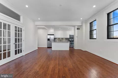 Living - 1 E Chase St #305, Baltimore, MD 21202 photo 4 of 9
