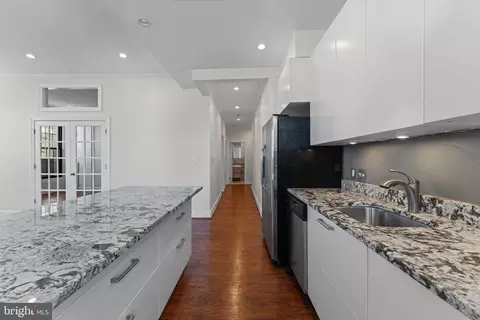 Entry Way - 1 E Chase St #305, Baltimore, MD 21202 photo 3 of 5