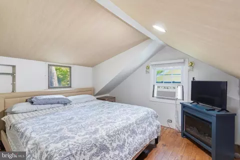Bedroom - 6003 Highgate Dr, Baltimore, MD 21215 photo 1 of 6