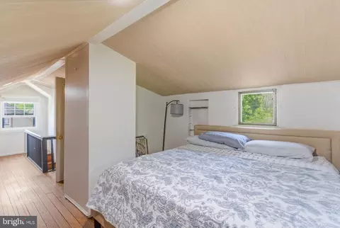 Bedroom - 6003 Highgate Dr, Baltimore, MD 21215 photo 2 of 6