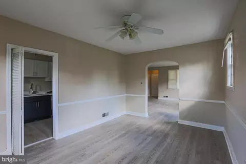 Entry Way - 3914 Bancroft Rd, Baltimore, MD 21215 photo 1 of 3