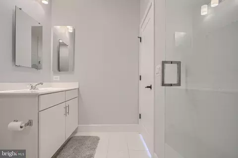 Bath - 1244 Towson St, Baltimore, MD 21230 photo 3 of 12