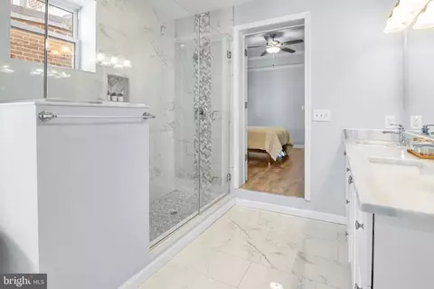 Bath - 1602 E Biddle St, Baltimore, MD 21213 photo 3 of 5