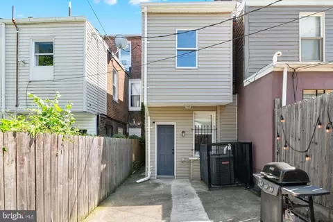 Exterior - 1602 E Biddle St, Baltimore, MD 21213 photo 4 of 6