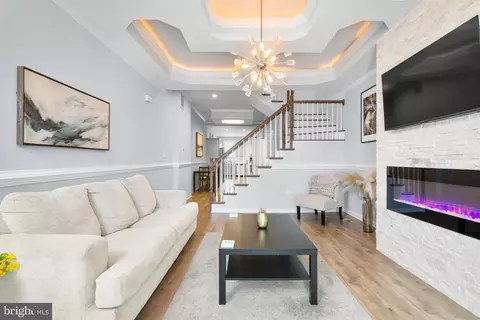 Entry Way - 1602 E Biddle St, Baltimore, MD 21213 photo 1 of 15