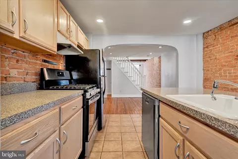 Entry Way - 1610 Marshall St, Baltimore, MD 21230 photo 3 of 3