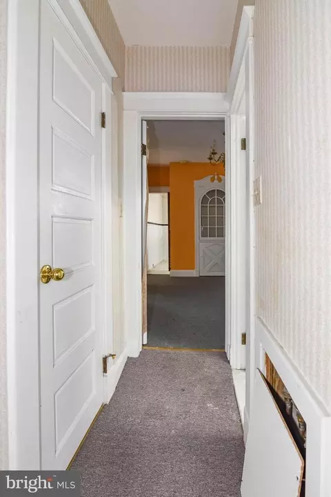 Entry Way - 2431 E Oliver St, Baltimore, MD 21213 photo 6 of 10