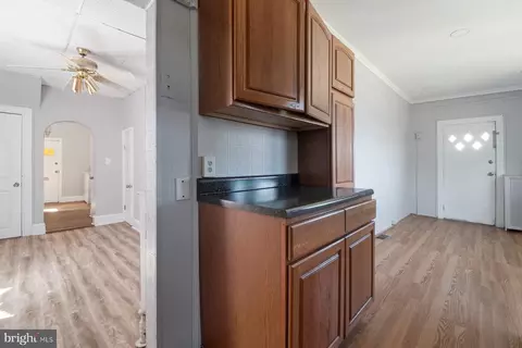 Entry Way - 3203 Glen Ave, Baltimore, MD 21215 photo 3 of 5