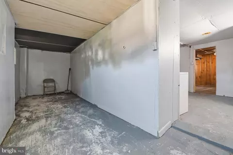 Entry Way - 3203 Glen Ave, Baltimore, MD 21215 photo 5 of 5