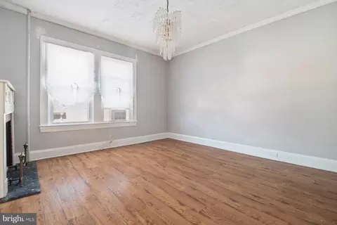 Living - 3203 Glen Ave, Baltimore, MD 21215 photo 4 of 7