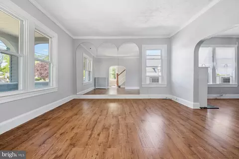 Living - 3203 Glen Ave, Baltimore, MD 21215 photo 1 of 7