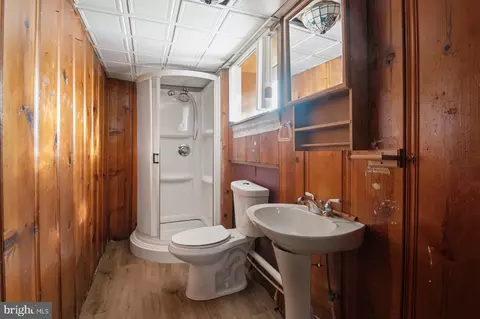 Bath - 3203 Glen Ave, Baltimore, MD 21215 photo 2 of 2