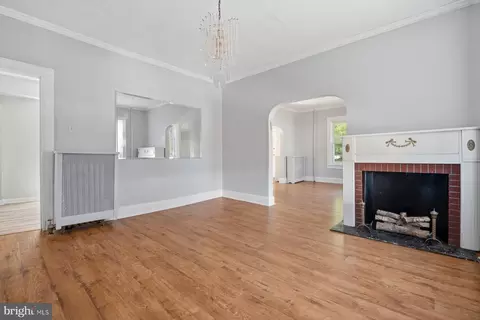 Living - 3203 Glen Ave, Baltimore, MD 21215 photo 6 of 7