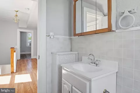 Bath - 3203 Glen Ave, Baltimore, MD 21215 photo 1 of 2