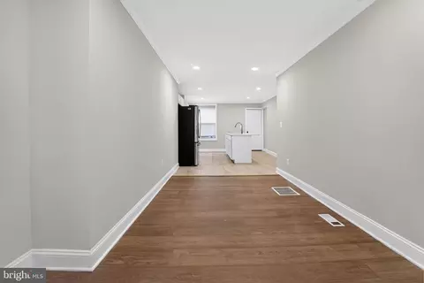 Entry Way - 2635 Harlem Ave, Baltimore, MD 21216 photo 1 of 4