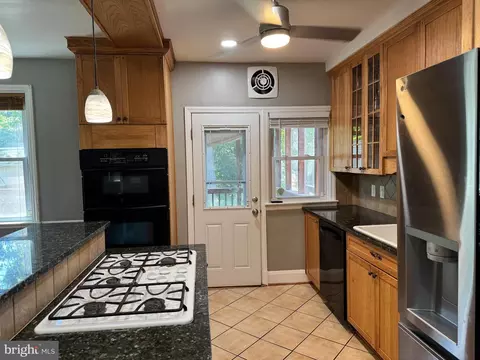 Kitchen - 5111 Edgar Ter, Baltimore, MD 21214 photo 5 of 5