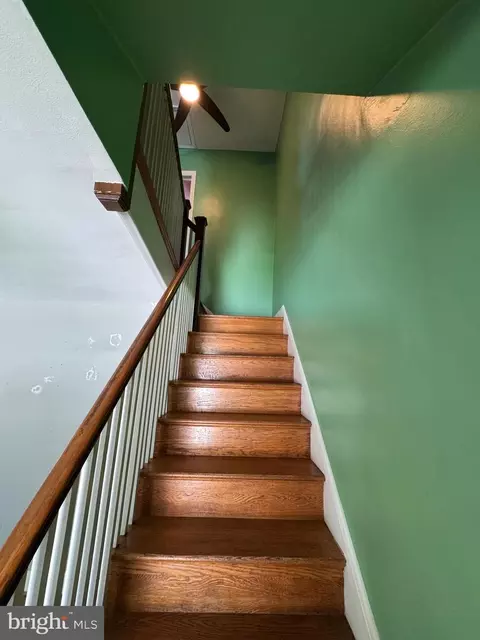 Entry Way - 5111 Edgar Ter, Baltimore, MD 21214 photo 1 of 2