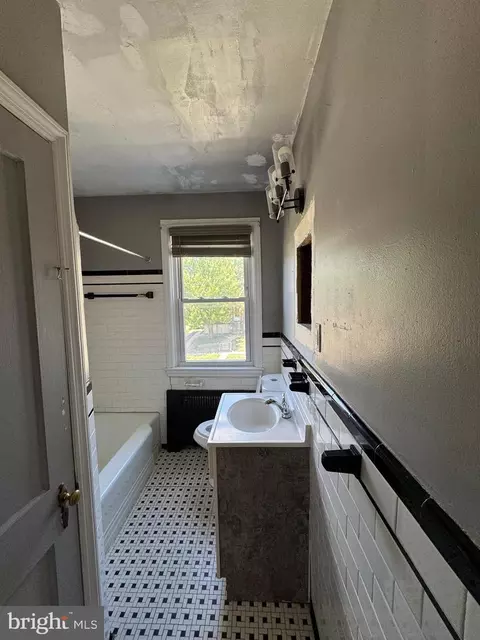 Bath - 5111 Edgar Ter, Baltimore, MD 21214 photo 3 of 5