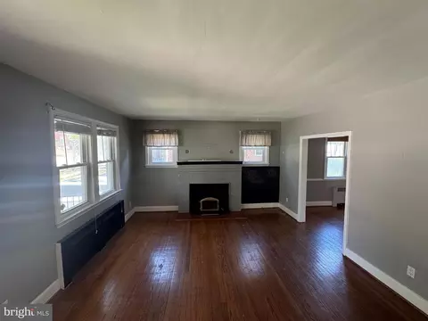 Living - 5111 Edgar Ter, Baltimore, MD 21214 photo 4 of 17