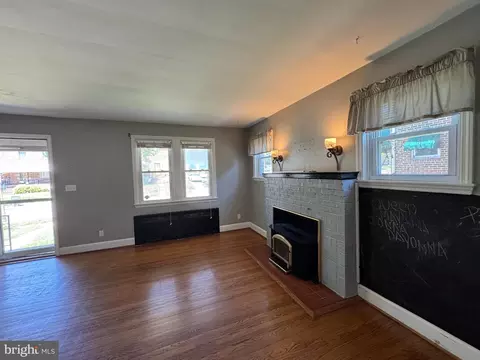 Living - 5111 Edgar Ter, Baltimore, MD 21214 photo 8 of 17