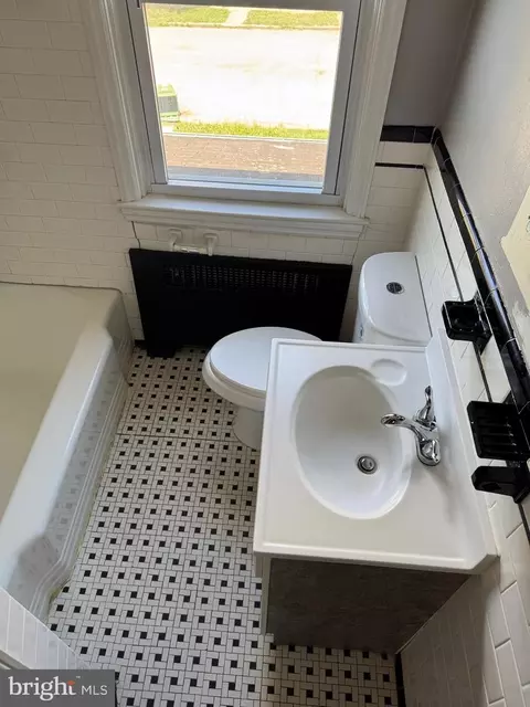 Bath - 5111 Edgar Ter, Baltimore, MD 21214 photo 2 of 5