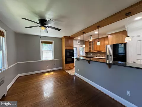 Living - 5111 Edgar Ter, Baltimore, MD 21214 photo 7 of 17