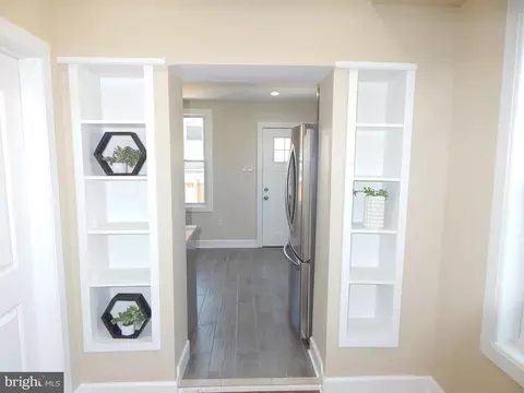 Entry Way - 3042 E Monument St, Baltimore, MD 21205 photo 5 of 7
