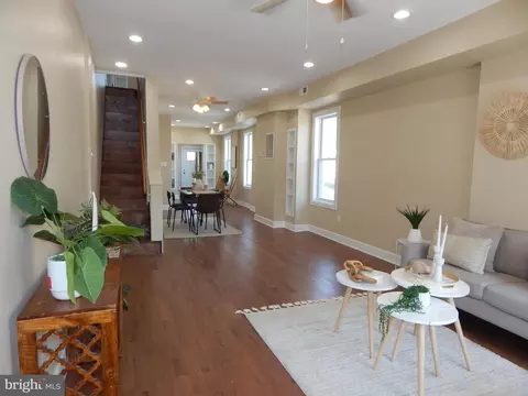 Entry Way - 3042 E Monument St, Baltimore, MD 21205 photo 1 of 7