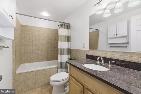 Bath - 411 S Wolfe St, Baltimore, MD 21231 photo 1 of 2