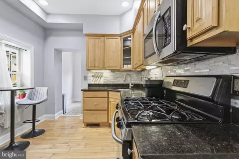 Kitchen - 411 S Wolfe St, Baltimore, MD 21231 photo 2 of 3