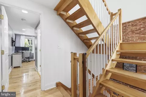 Entry Way - 411 S Wolfe St, Baltimore, MD 21231 photo 5 of 6