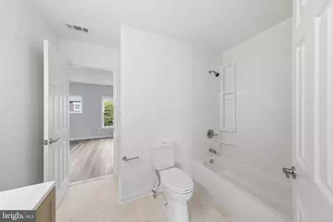 207 Roundhouse Ct, Baltimore, MD 21230 photo 13