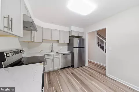 207 Roundhouse Ct, Baltimore, MD 21230 photo 5