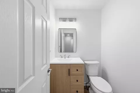 207 Roundhouse Ct, Baltimore, MD 21230 photo 8
