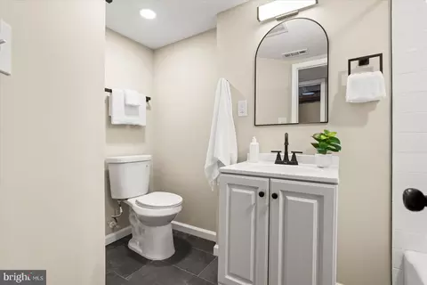 Bath - 3567 Elmora Ave, Baltimore, MD 21213 photo 4 of 4
