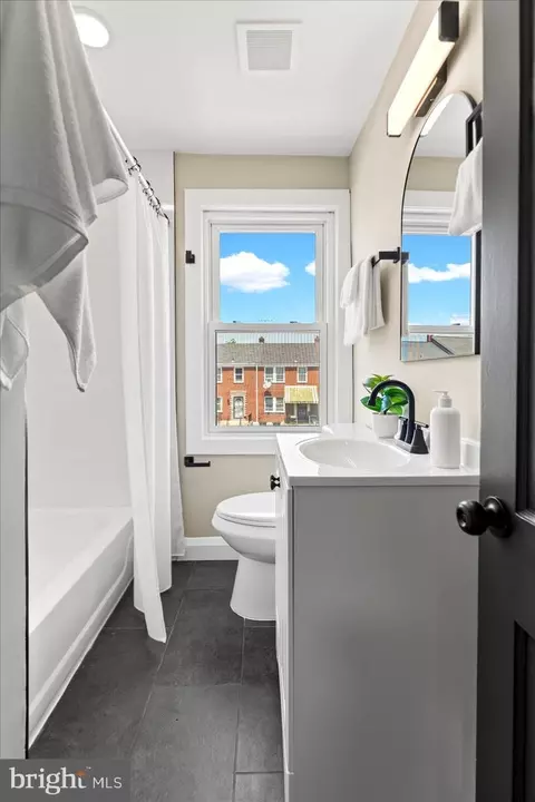 Bath - 3567 Elmora Ave, Baltimore, MD 21213 photo 1 of 4