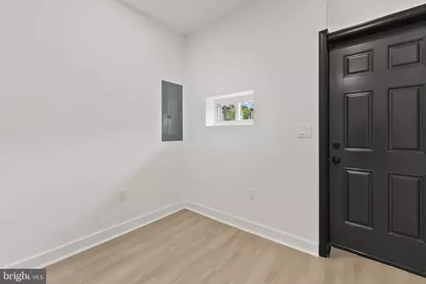 Entry Way - 2117 Clifton Ave, Baltimore, MD 21217 photo 2 of 3