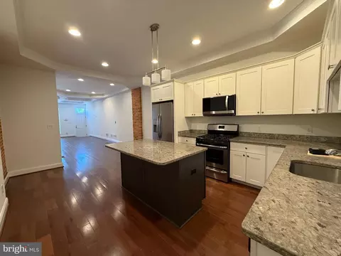 Kitchen - 3237 E Baltimore St, Baltimore, MD 21224 photo 4 of 5