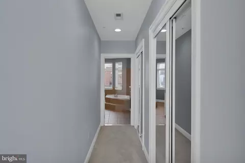 Entry Way - 915 Valencia Ct #117, Baltimore, MD 21230 photo 2 of 7
