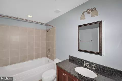 Bath - 915 Valencia Ct #117, Baltimore, MD 21230 photo 4 of 4