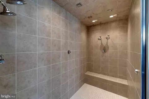 Bath - 915 Valencia Ct #117, Baltimore, MD 21230 photo 3 of 4