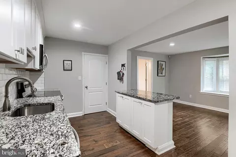 Entry Way - 1720 E Belvedere Ave, Baltimore, MD 21239 photo 2 of 3