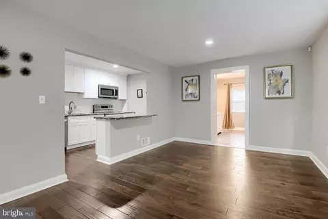 Entry Way - 1720 E Belvedere Ave, Baltimore, MD 21239 photo 1 of 3