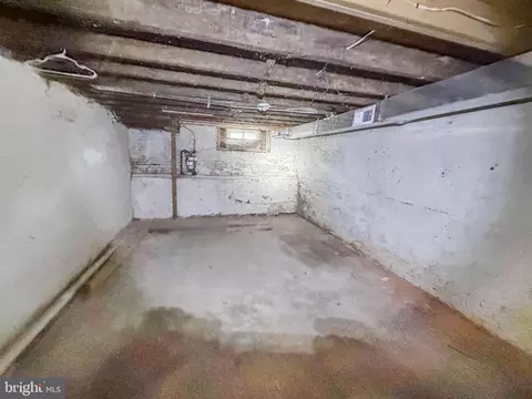 2435 Hoffman St E, Baltimore, MD 21213 photo 9