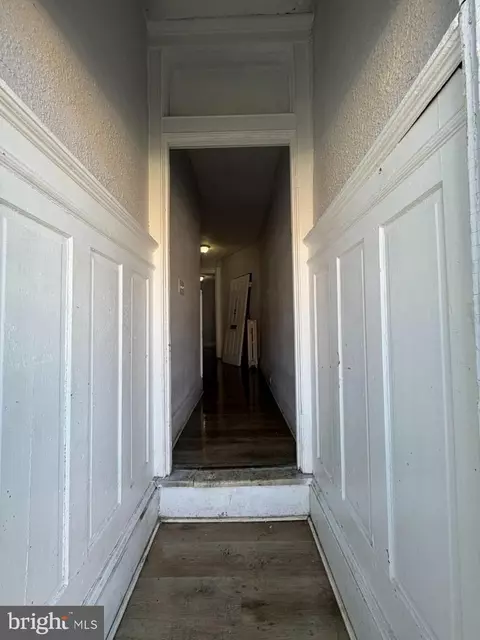 Entry Way - 2425 Mcculloh St, Baltimore, MD 21217 photo 1 of 17