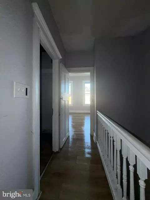 Entry Way - 2425 Mcculloh St, Baltimore, MD 21217 photo 13 of 17