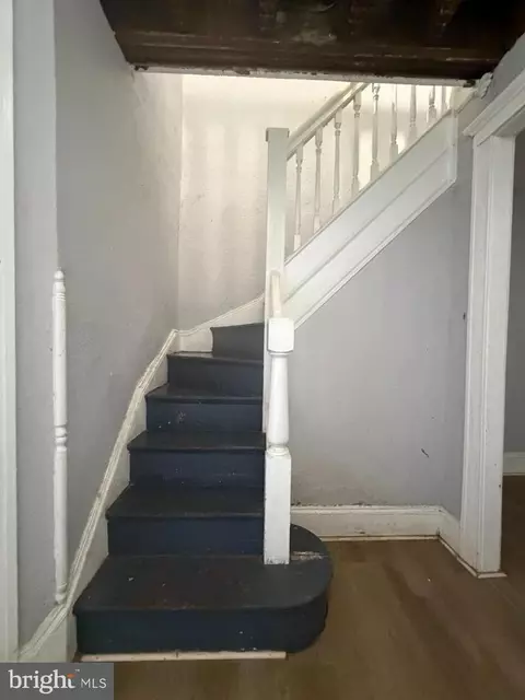 Entry Way - 2425 Mcculloh St, Baltimore, MD 21217 photo 7 of 17