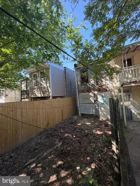 Exterior - 2425 Mcculloh St, Baltimore, MD 21217 photo 1 of 1