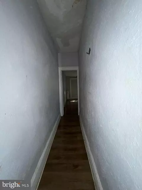 Entry Way - 2425 Mcculloh St, Baltimore, MD 21217 photo 9 of 17